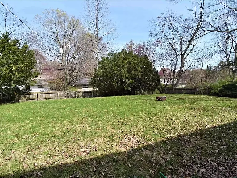 2621 E Edwards Row — Photo 17