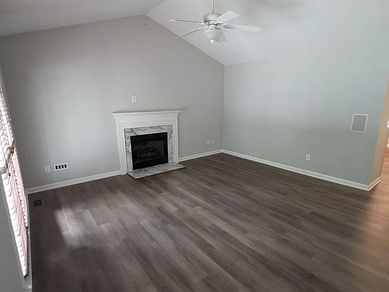 2900 Enson Pl — Photo 2