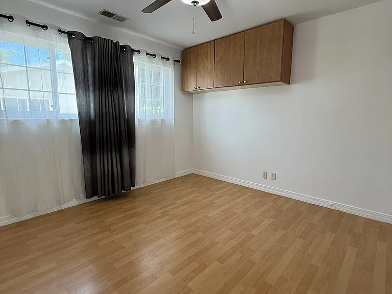 967 Miller Ave — Photo 7
