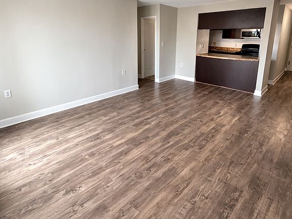 3rd image of 520 W Franklin St #1-0404