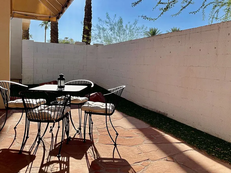1147 E Amberwood Dr — Photo 39