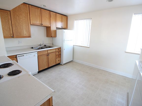 4th image of 2211 Olive St APT A