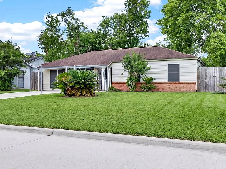 9211 Clearway Dr — Photo 3