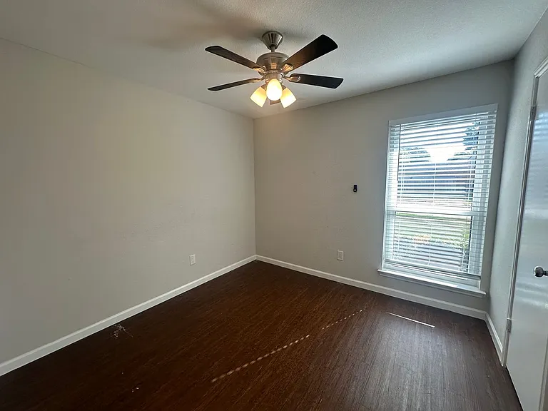 7814 Bob White Dr — Photo 18