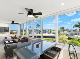 3410 Gulf Shore Blvd N