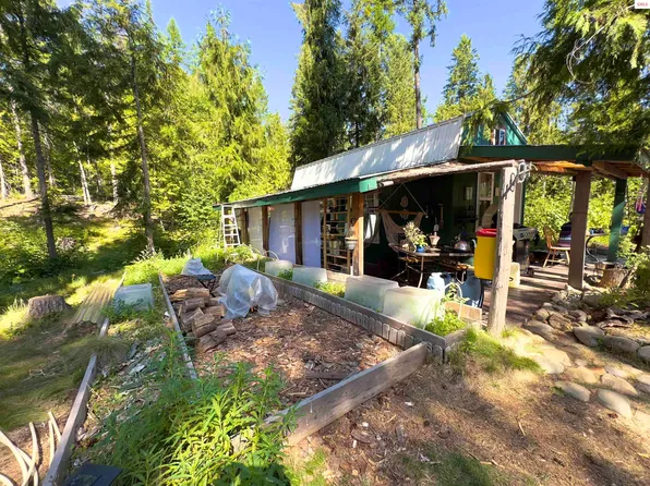 128 Icicle Ln, Bonners Ferry, ID 83805