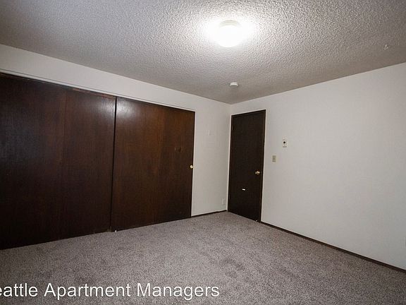 5th image of 19854 25th Ave NE APT B