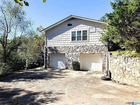 4th image of 3020 Brentwood Dr