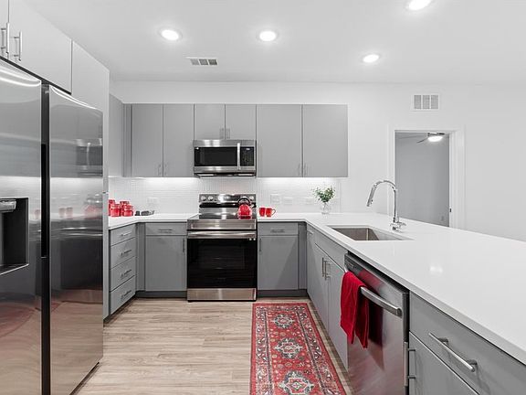 3rd image of 4801 Springdale Rd #2010