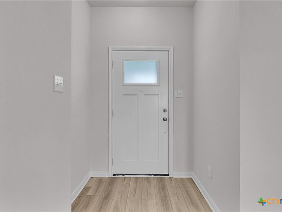 4th image of 912 James Parker Cir