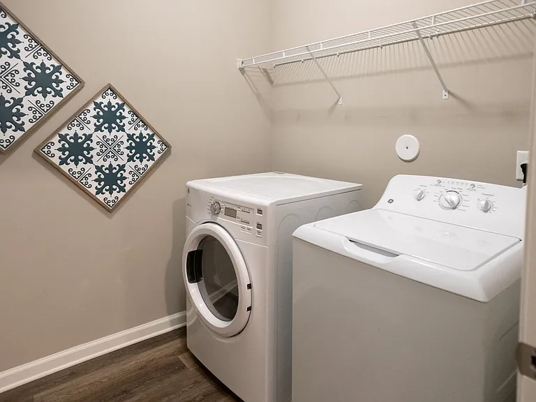 Meridian Park Apartments — Photo 10