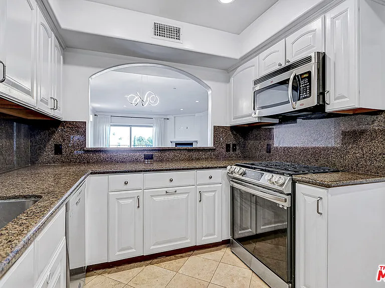 1520 S Shenandoah St #304 — Photo 4