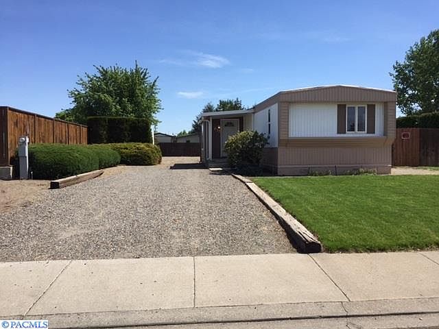 1st image of 619 N Douglas Ave