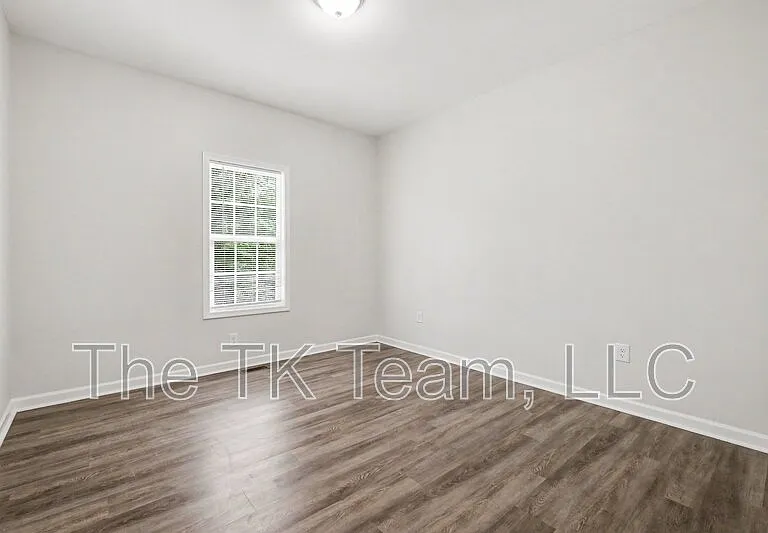 324 N Milford Rd — Photo 8