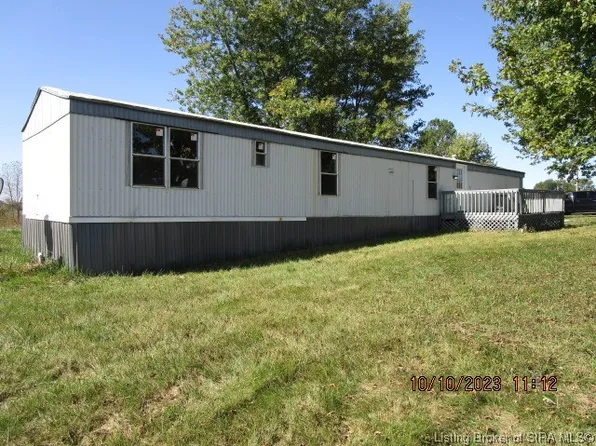 6925 E Olive Branch Road, Pekin, IN 47165