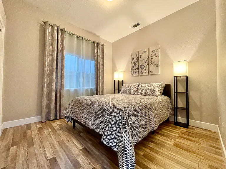 Room #1 Queen Bed