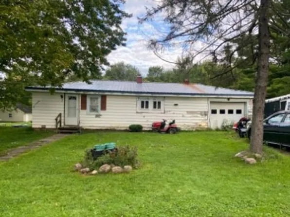 7 Clemons Dr, Fulton, NY 13069