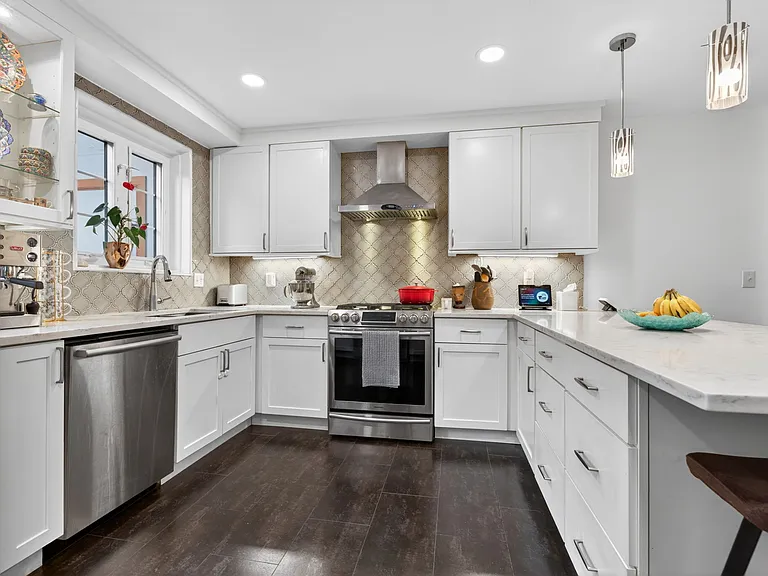 Updated Kitchen with Stainless Steel Appliances