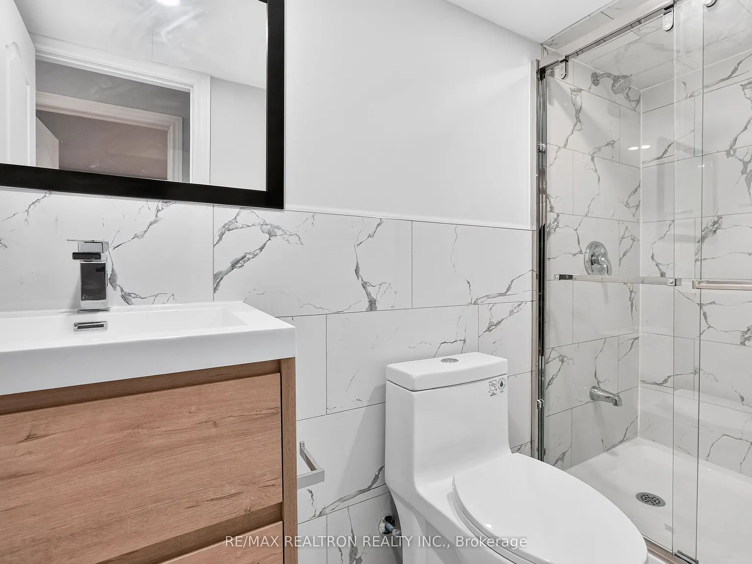 32 Whitlock Cres — Photo 4