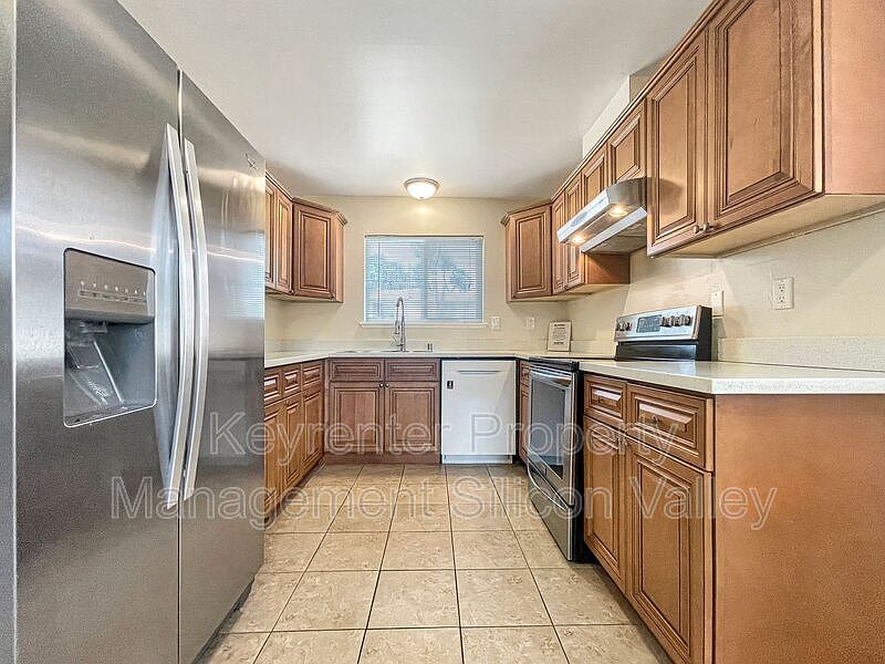 1st image of 192 Echo Ave APT 1