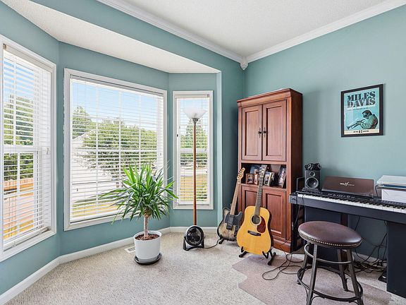 4th image of 9105 Willow Valley Ct