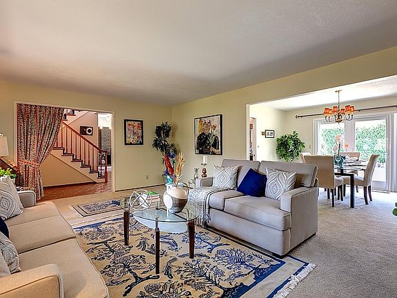 5th image of 1410 Oak Knoll Dr