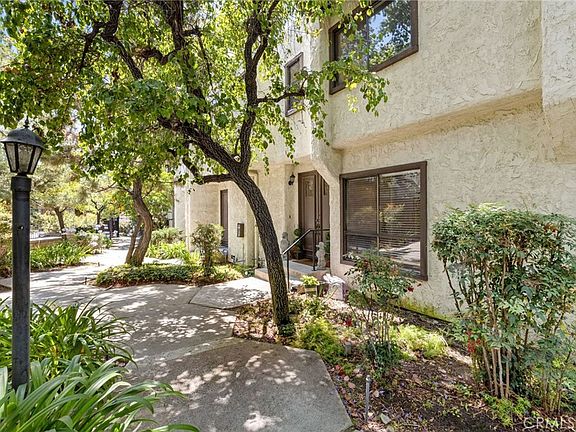 4th image of 3200 Fairesta St APT 17
