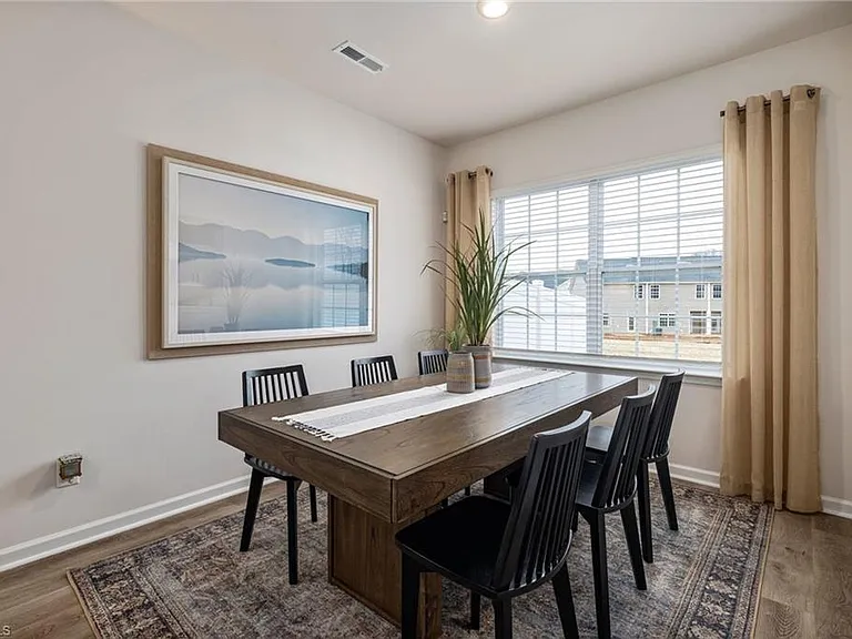 5621 Carrington Ct — Photo 4