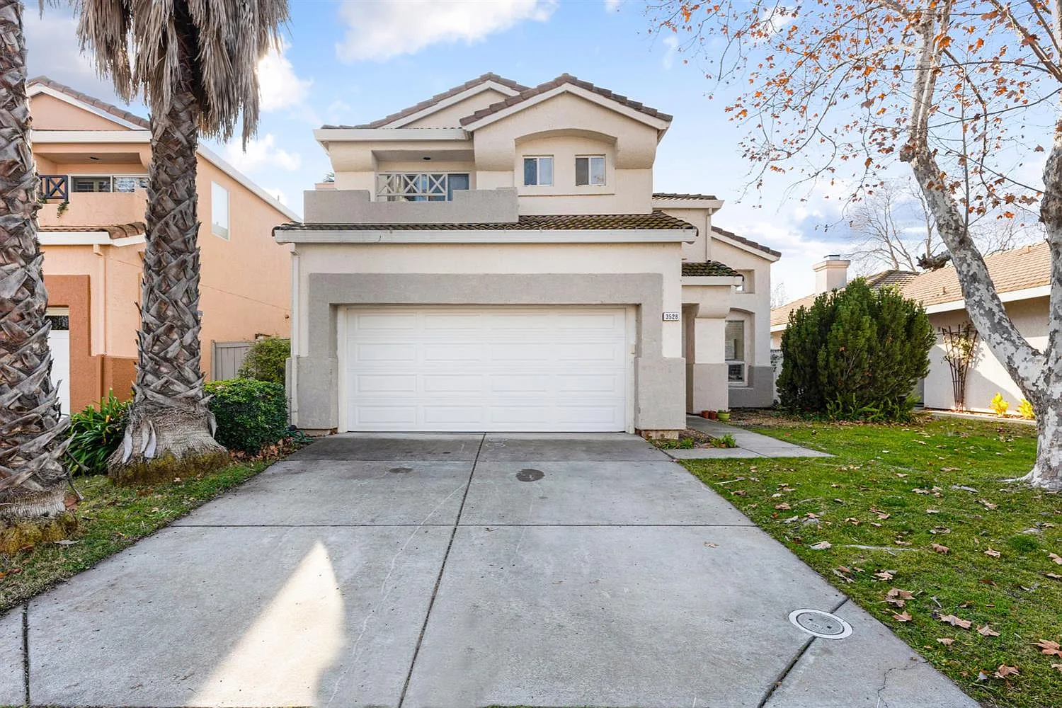 3528 E Island Ct photo 1