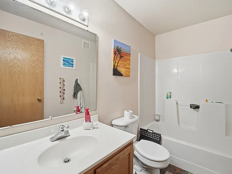 Campus Court Condos — Photo 9