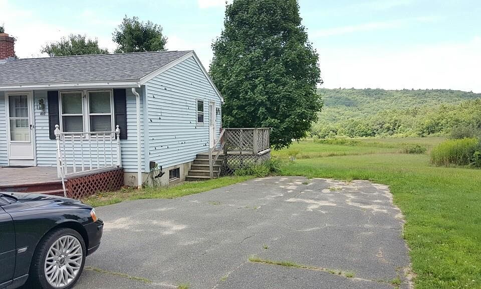 2nd image of 407 N Main St #1