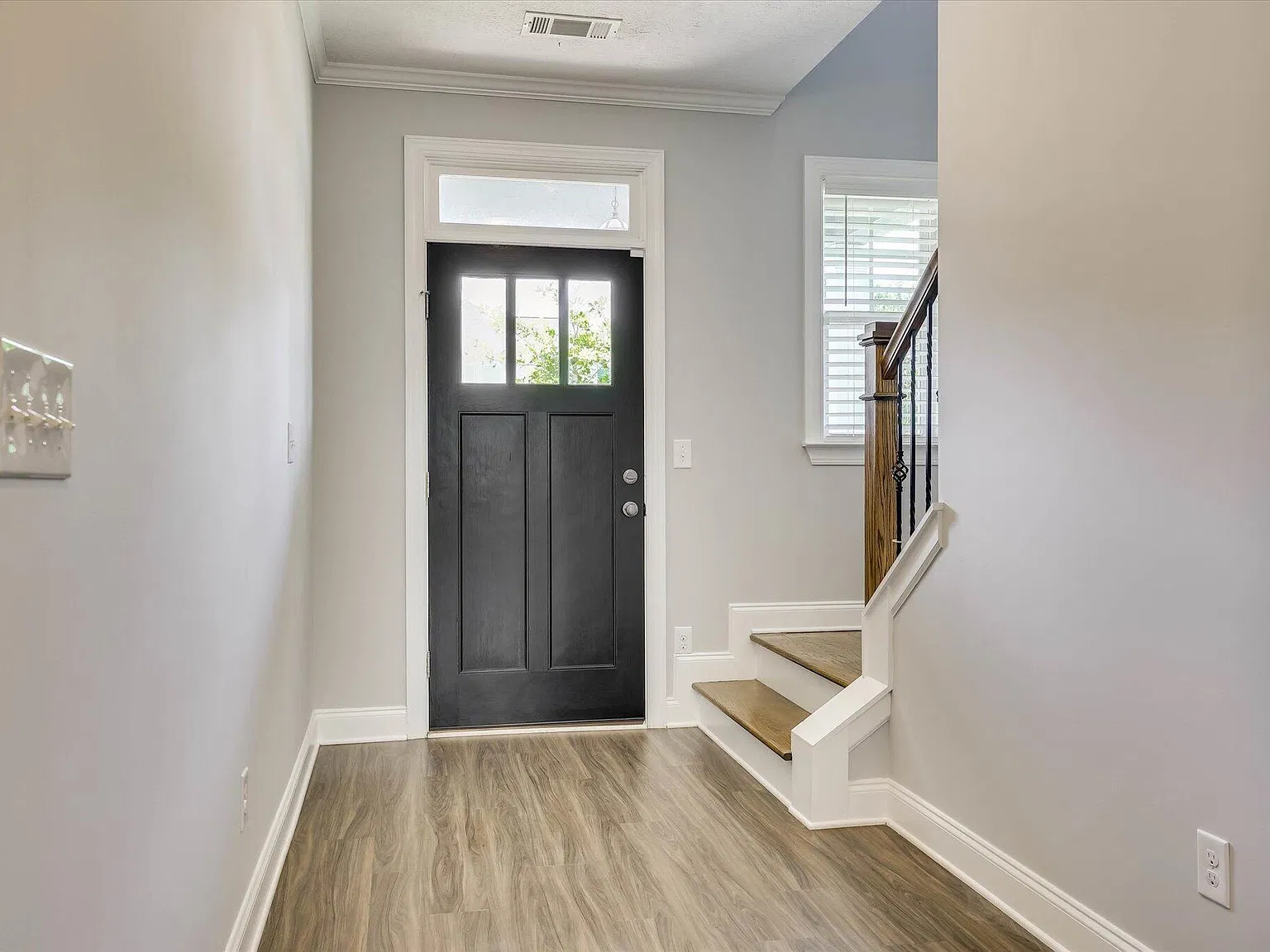 4 bed, 2.5 bath, 2078 sqft, $2,150 — Photo 4
