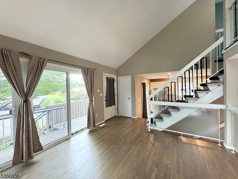 3311 Bloomingdale Dr — Photo 7