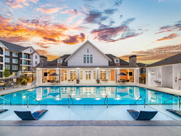 Adams Hill Apartments