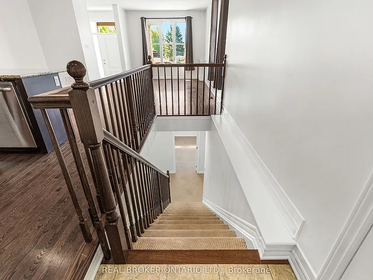 43 Claridge Dr — Photo 22