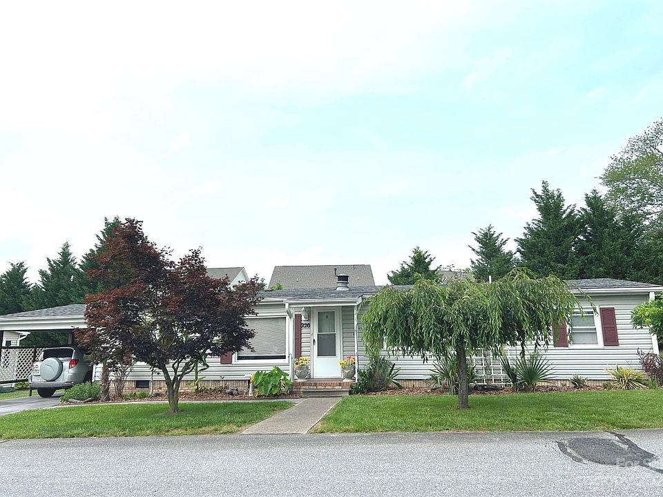 1st image of 220 Cranbrook Cir
