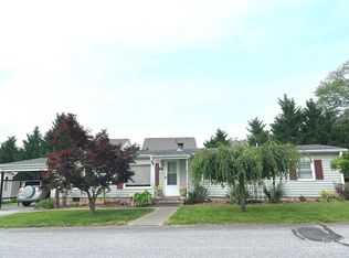 220 Cranbrook Cir, Hendersonville, NC 28792