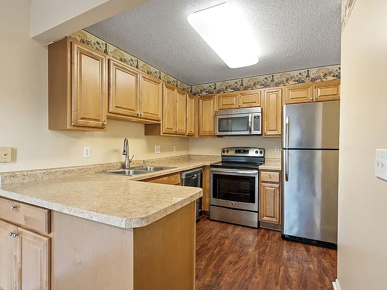 6352 Saint Johns Dr — Photo 6
