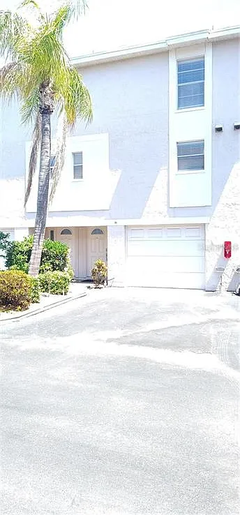 3 bed, 2.5 bath, 2030 sqft, $3,450 — Photo 2