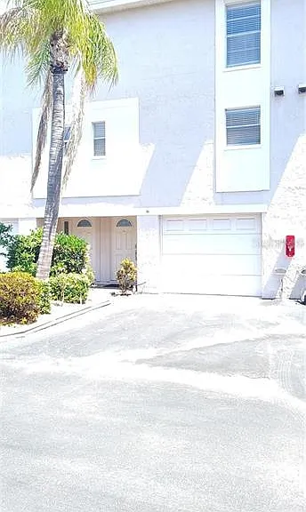 255 Capri Cir N #36 — Photo 2
