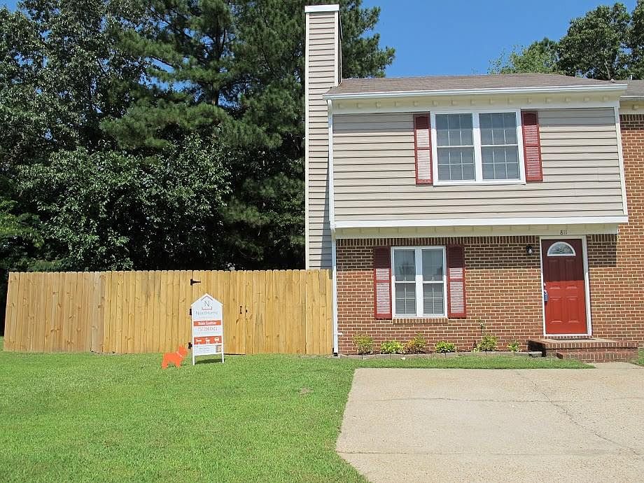 1st image of 811 Montrose Ct