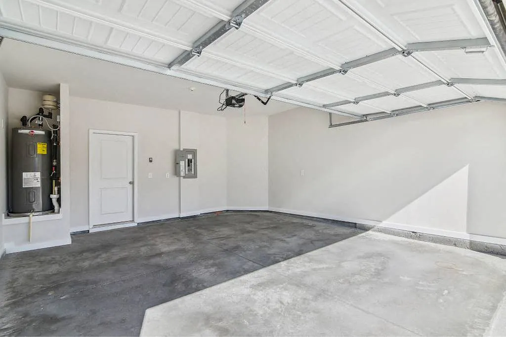 Poplar Row — Photo 3