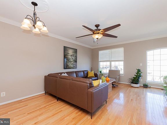 4th image of 903 Freshes Ln