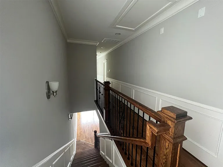 238 W 24th St — Photo 13