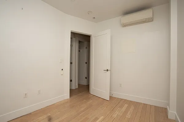 Rented by Blip LLC | media 28