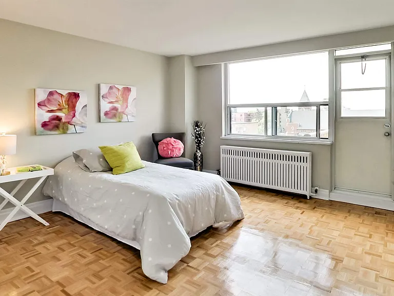 680 Roselawn Ave — Photo 150