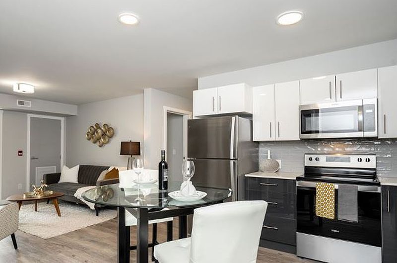 Winnipeg Apartment for rent - 2 Bedrooms — photo 2