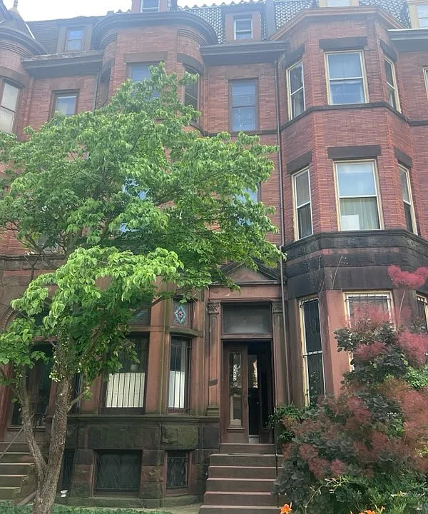 2352 Eutaw Pl