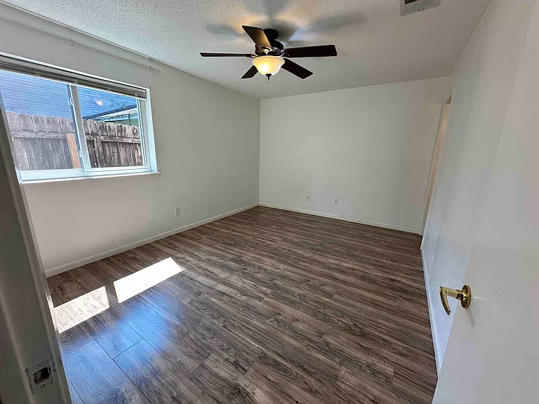 21418 Park Bishop Dr — Photo 10