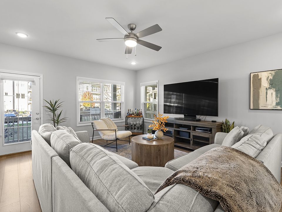 1st image of 614 Parkvue Place Dr